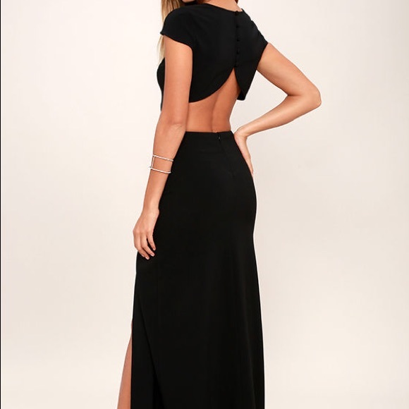 “Lulu’s” Black, Backless Maxi Dress! - Picture 3 of 8